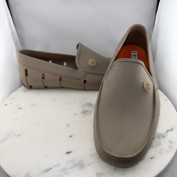 IZOD Mens SZ 11 Tan‎ Brown Slip On Loafers Water Shoes Comfort Driving Moccasins - Picture 1 of 11